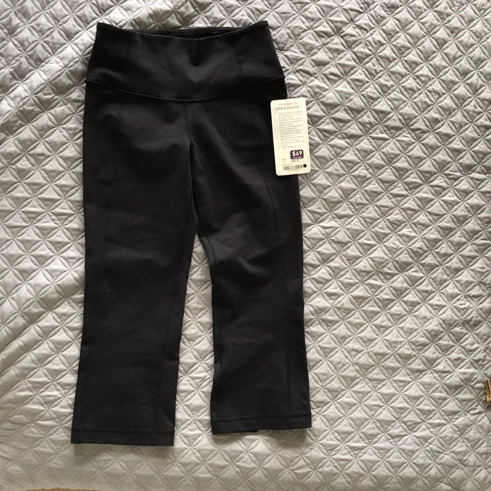 Lululemon Gather & Crow crop